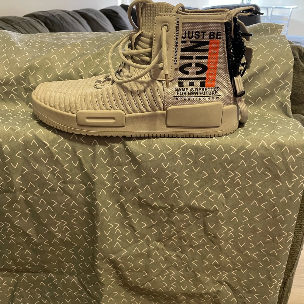 Mens stylish sneakers